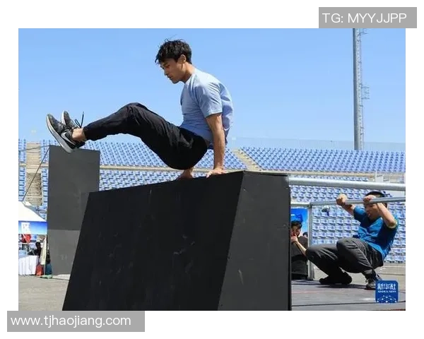 极限运动的魅力揭秘:走进北京极限运动队员的个人技能与挑战 极限运动的魅力揭秘:走进北京极限运动队员的个人技能与挑战