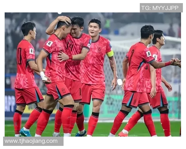 中国与韩国足球对抗精彩瞬间回顾及赛场照片分享